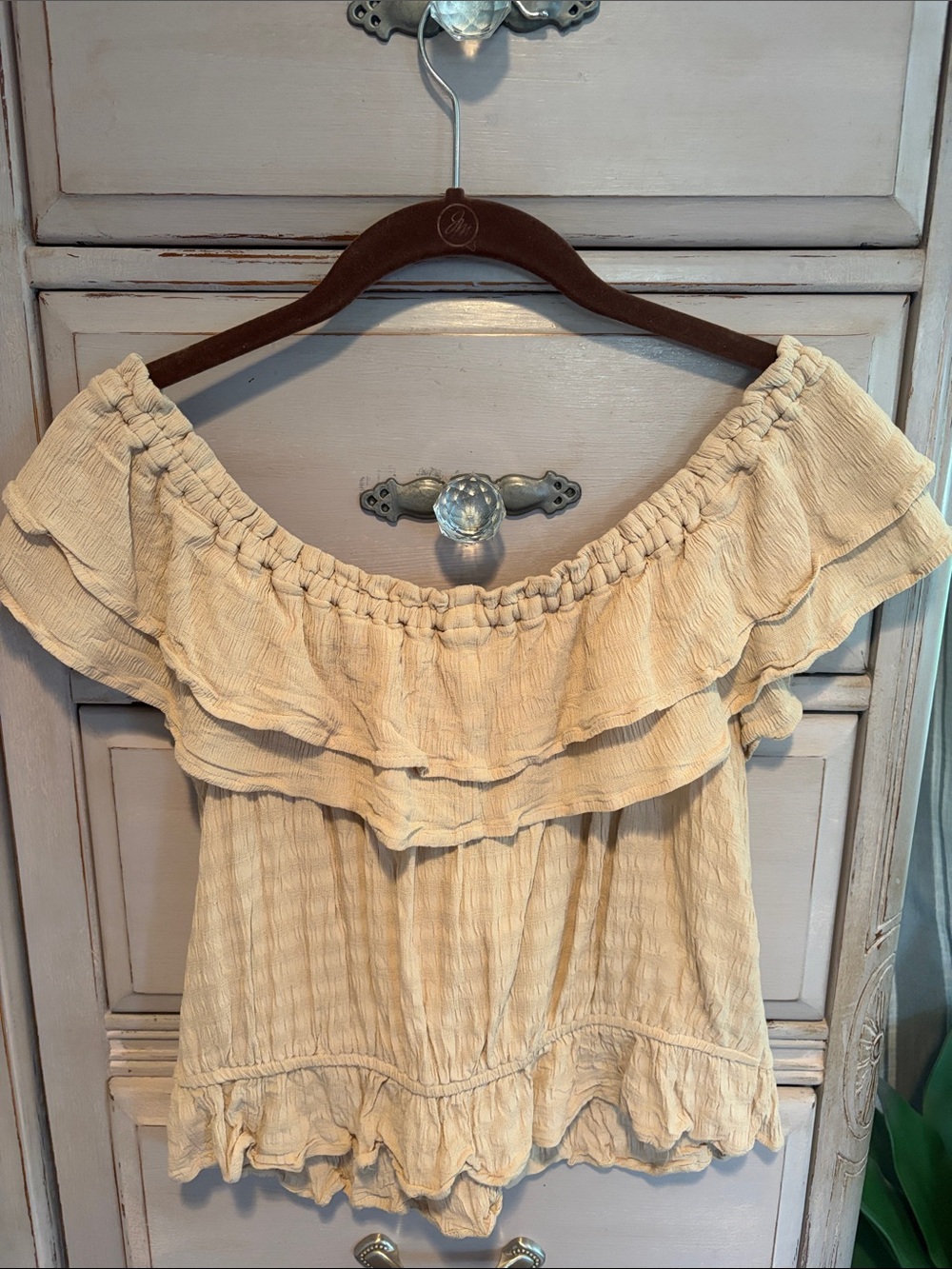 Express Cream Ruffled Off-Shoulder Crop Top - Picture 2 of 2